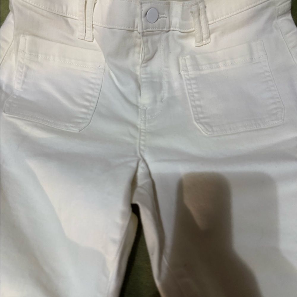 A.n.a high rise wide leg flare Stylish White jeans. Stagecoach, cowgirl, spring